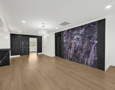 513 Main Street - Photo Thumbnail 12