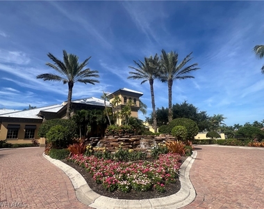 6574 Amarone Lane - Photo Thumbnail 11