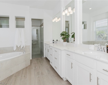 5414 Espada Court - Photo Thumbnail 12