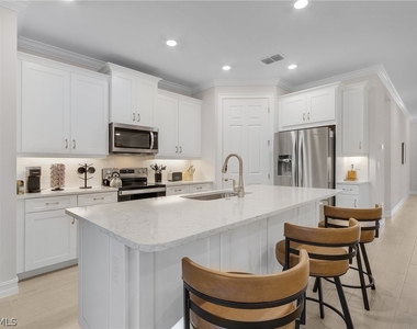 379 Grace Bay Lane - Photo Thumbnail 4