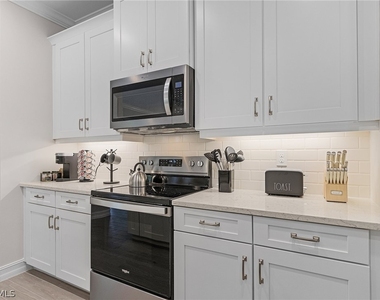 379 Grace Bay Lane - Photo Thumbnail 7