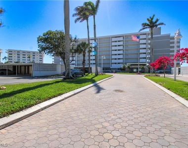 3443 Gulf Shore Boulevard N - Photo Thumbnail 2