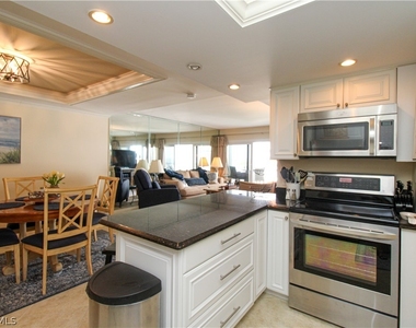 3443 Gulf Shore Boulevard N - Photo Thumbnail 19