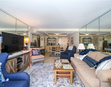 3443 Gulf Shore Boulevard N - Photo Thumbnail 10