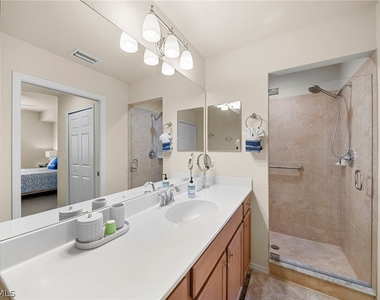 10337 Heritage Bay Boulevard - Photo Thumbnail 15