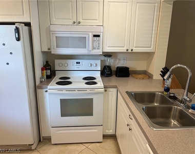 1085 Forest Lakes Drive - Photo Thumbnail 14