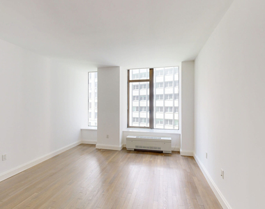 10 Hanover Square - Photo Thumbnail 2