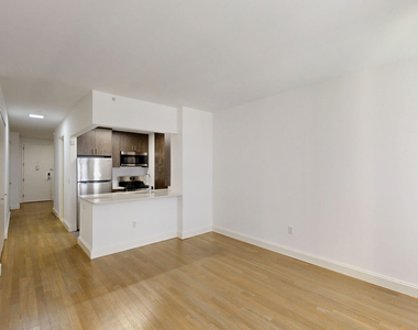 10 Hanover Square - Photo Thumbnail 3