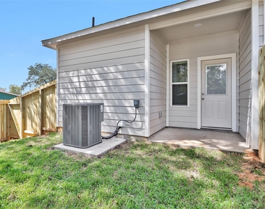 496b Golden Street - Photo Thumbnail 20