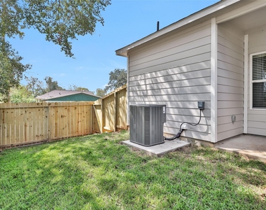 496b Golden Street - Photo Thumbnail 19