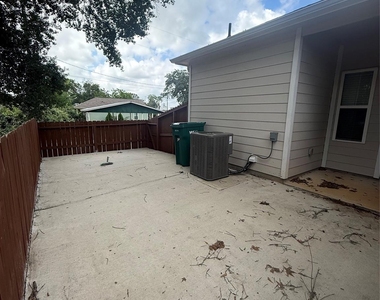 496b Golden Street - Photo Thumbnail 19