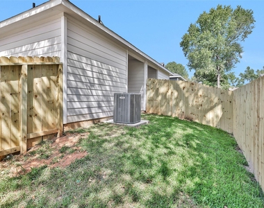 496b Golden Street - Photo Thumbnail 21