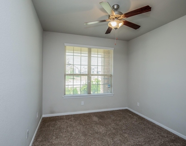 14358 Whitetop Peak Court - Photo Thumbnail 10