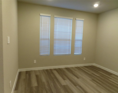 10854 Bodie Hills Drive - Photo Thumbnail 9