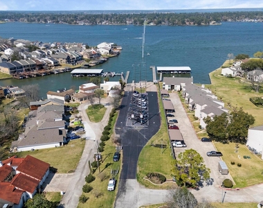 228 April Waters Drive W - Photo Thumbnail 34