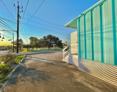 927 27th Street - Photo Thumbnail 28