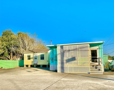 927 27th Street - Photo Thumbnail 1