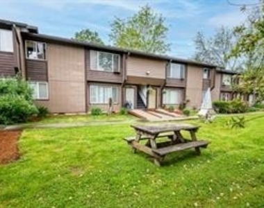 2545 Columbia Blvd - Photo Thumbnail 3
