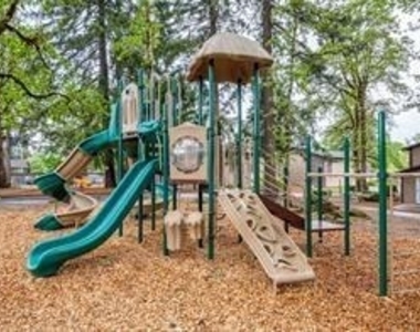 2545 Columbia Blvd - Photo Thumbnail 5