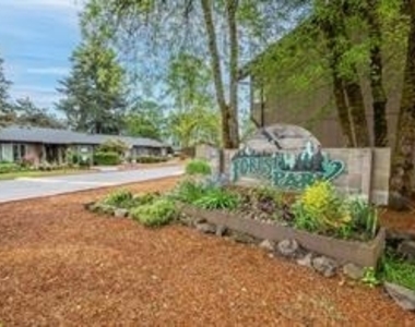 2545 Columbia Blvd - Photo Thumbnail 1