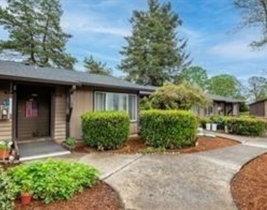 2545 Columbia Blvd - Photo Thumbnail 2