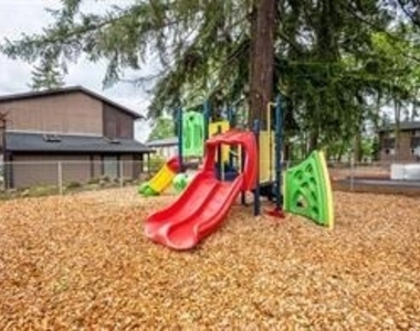 2545 Columbia Blvd - Photo Thumbnail 6