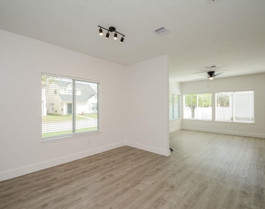 9939 Farrell Drive - Photo Thumbnail 14