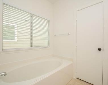 9939 Farrell Drive - Photo Thumbnail 11