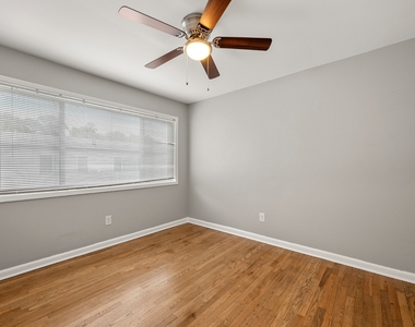 4689 Roswell Road - Photo Thumbnail 10