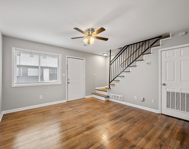 4689 Roswell Road - Photo Thumbnail 6