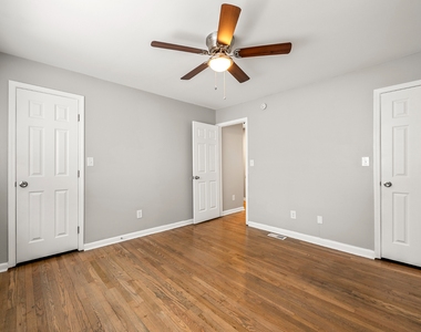 4689 Roswell Road - Photo Thumbnail 15