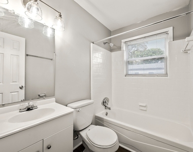 4689 Roswell Road - Photo Thumbnail 12