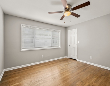 4689 Roswell Road - Photo Thumbnail 14