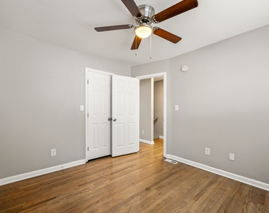 4689 Roswell Road - Photo Thumbnail 11