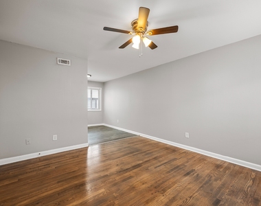 4689 Roswell Road - Photo Thumbnail 8
