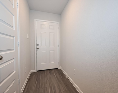 2412 Cave Fish Court - Photo Thumbnail 6
