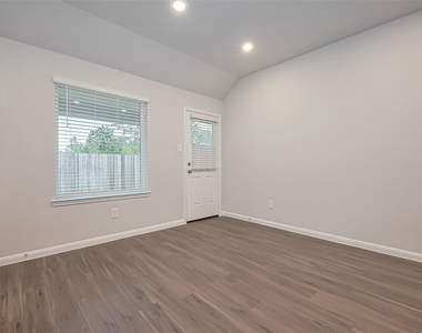 2412 Cave Fish Court - Photo Thumbnail 15