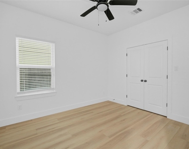 8412 Sunnyhill Street - Photo Thumbnail 16