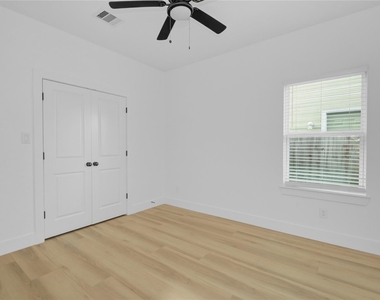 8412 Sunnyhill Street - Photo Thumbnail 11