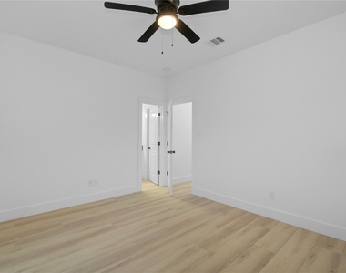 8412 Sunnyhill Street - Photo Thumbnail 19