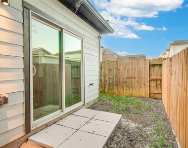 8412 Sunnyhill Street - Photo Thumbnail 24