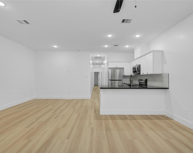 8412 Sunnyhill Street - Photo Thumbnail 4