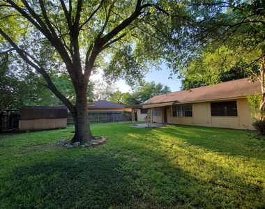 16315 Thistleglen Lane - Photo Thumbnail 21