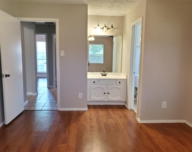 16315 Thistleglen Lane - Photo Thumbnail 13