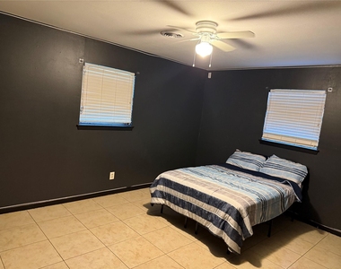 2206 Palomar Street - Photo Thumbnail 5