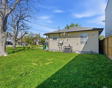 406 E 34th Street - Photo Thumbnail 9