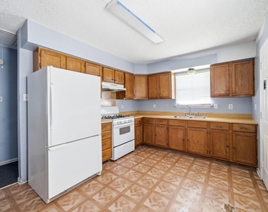 406 E 34th Street - Photo Thumbnail 2