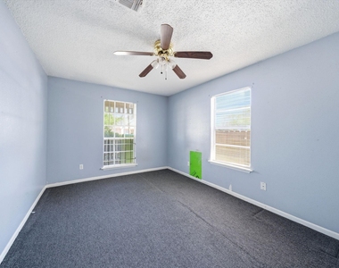 406 E 34th Street - Photo Thumbnail 5