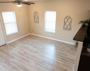 3986 Avenue B - Photo Thumbnail 8