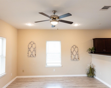 3986 Avenue B - Photo Thumbnail 7
